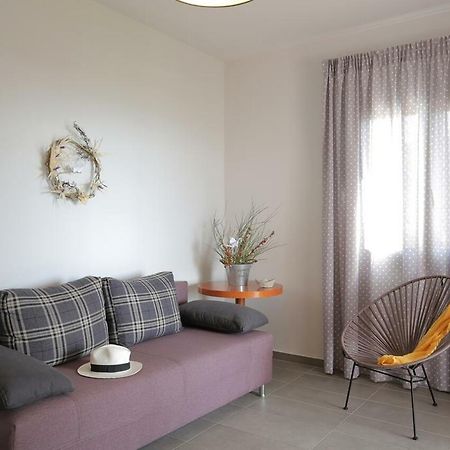 Sea View Luxury Apartment Плакиас Экстерьер фото