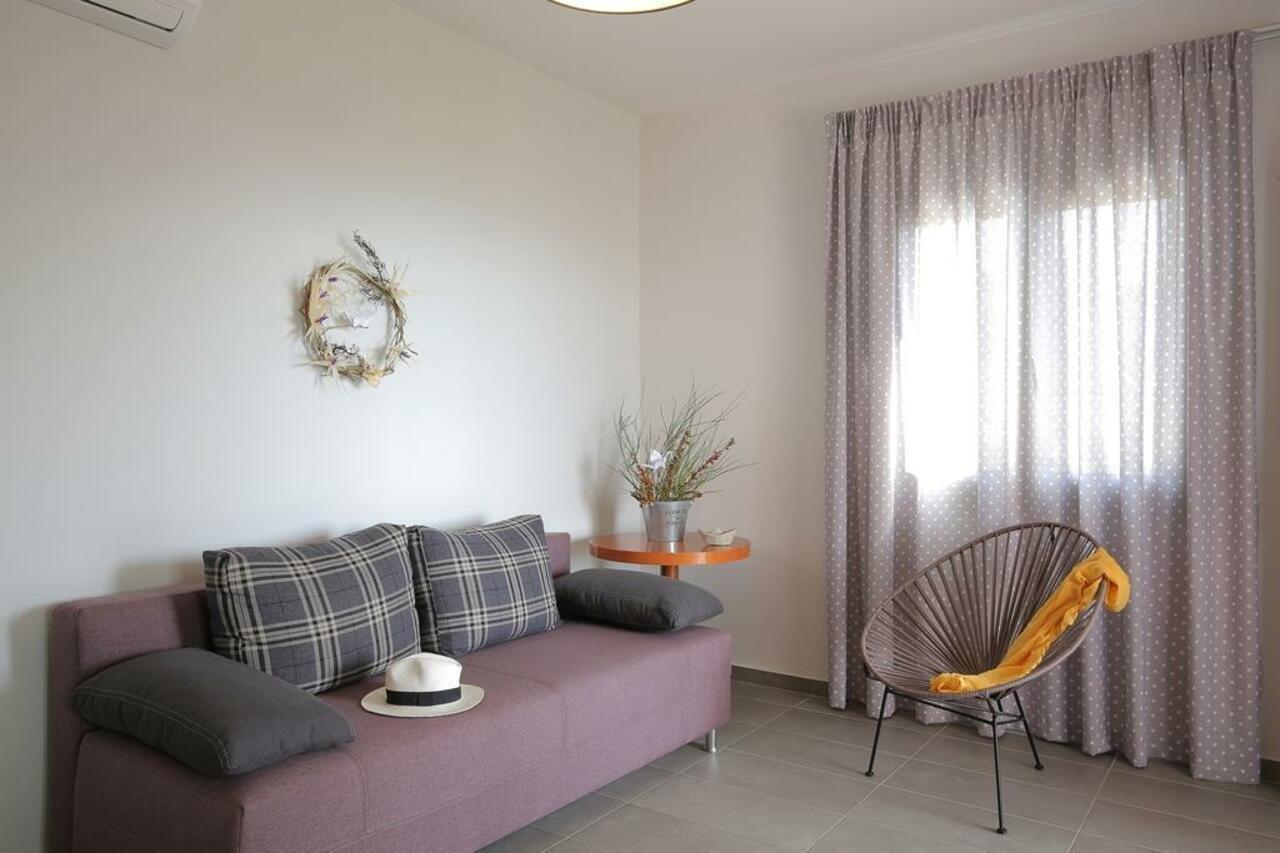 Sea View Luxury Apartment Плакиас Экстерьер фото