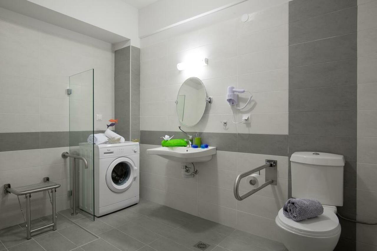 Sea View Luxury Apartment Плакиас Экстерьер фото