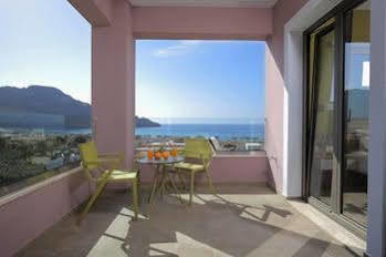 Sea View Luxury Apartment Плакиас Экстерьер фото